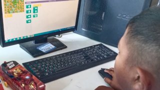 โครงการคอมพิวเตอร์โน้ตบุ๊กเพื่อการศึกษาสร้างเสริมปัญญาให้เด็กไทยรัฐ