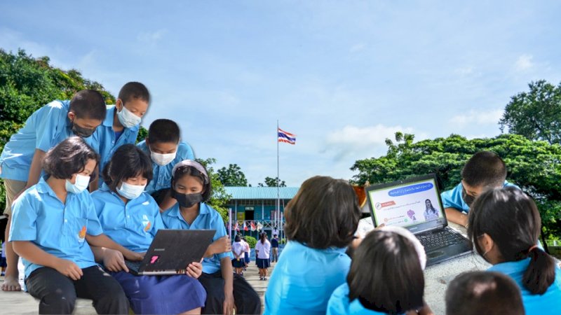 คอมพิวเตอร์โน้ตบุ๊ก ช่วยสานฝันเพื่อการเรียนรู้ โรงเรียนวัดบ้านหนองกะทิง