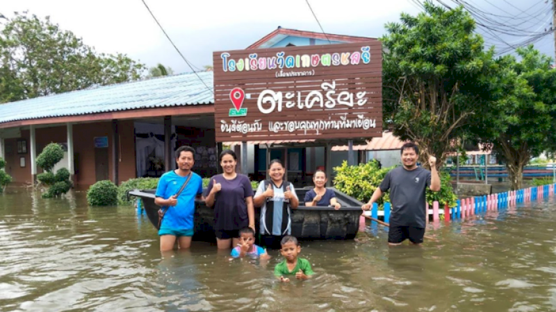 โครงการสร้างรอยยิ้ม คืนความหวังหลังน้ำท่วมให้โรงเรียนวัดเกษตรชลธี