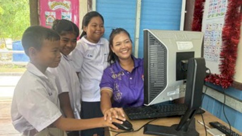 พัฒนาสื่อการสอนด้วยเทคโนโลยีปัญญาประดิษฐ์ (AI)