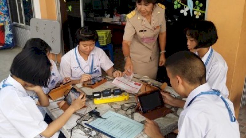 โครงการ คอมพิวเตอร์เพื่อการเรียนรู้ สู่โรงเรียนเศรษฐเสถียร กรุงเทพมหานคร