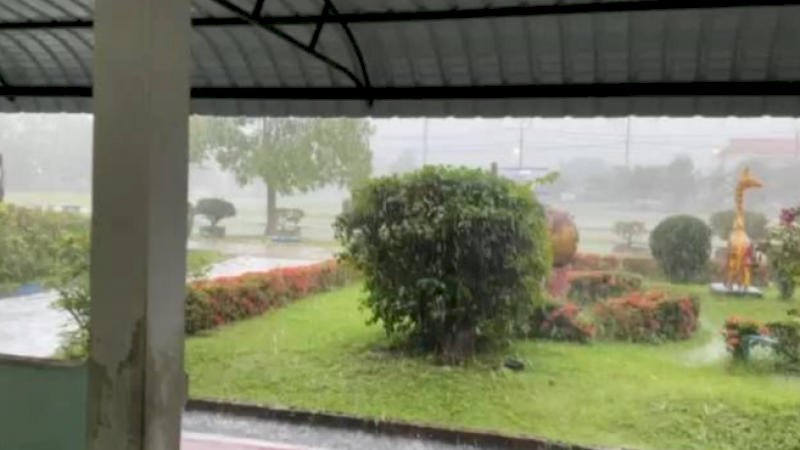 โครงการร่วมแรงร่วมใจช่วยเหลือน้ำท่วม โรงเรียนในเมือง